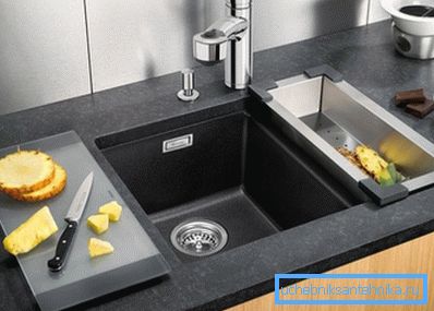 Gli accessori forniti a un modello particolare vengono solitamente creati nello stesso stile e si fondono perfettamente l'uno con l'altro. Gli accessori forniti a un modello particolare vengono solitamente creati nello stesso stile e si fondono perfettamente l'uno con l'altro.