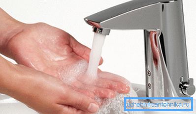 Miscelatore di automazione - funzionamento del lavabo comfort Miscelatore di automazione - funzionamento del lavabo comfort