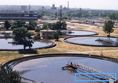 Piscine - pozzi sugli impianti di trattamento delle acque reflue. Piscine - pozzi sugli impianti di trattamento delle acque reflue.