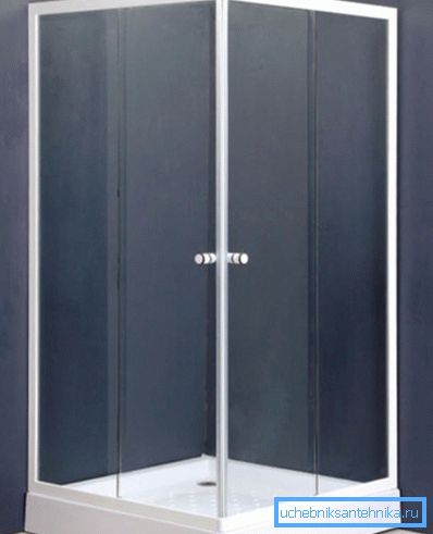 Il bianco è un colore classico e viene ampiamente utilizzato nei bagni. Il bianco è un colore classico e viene ampiamente utilizzato nei bagni.