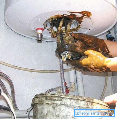 Senza cura, lo scaldacqua diventerà rapidamente inutilizzabile. Senza cura, lo scaldacqua diventerà rapidamente inutilizzabile.