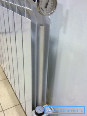 Radiatore bimetallico con resistenza elettrica Radiatore bimetallico con resistenza elettrica