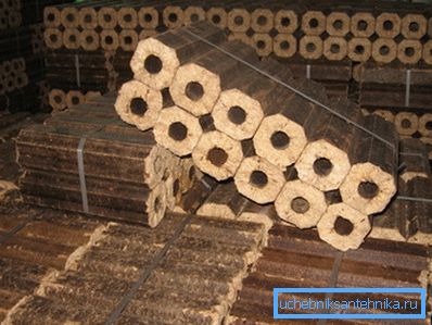 Biocombustibile di bricchette proveniente dall'industria del legno Biocombustibile di bricchette proveniente dall'industria del legno