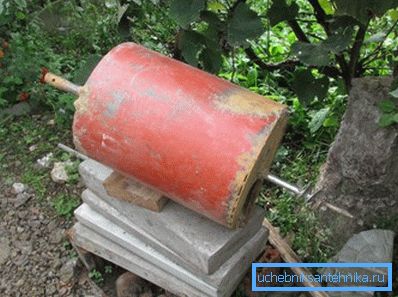 Un trapano per un pozzo con acqua di grande diametro può essere fatto da una bombola di gas e risparmiare centinaia di dollari Un trapano per un pozzo con acqua di grande diametro può essere fatto da una bombola di gas e risparmiare centinaia di dollari