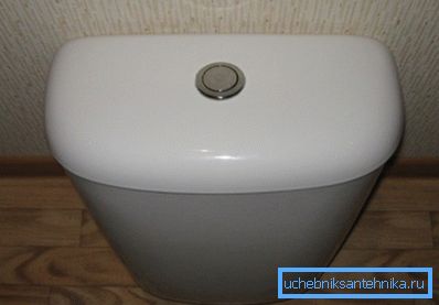 Il più delle volte, il serbatoio è fatto di ceramica.