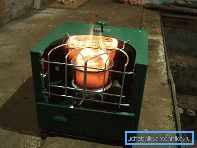 La fornace Miracle si trova a una distanza di sicurezza da altri oggetti.
