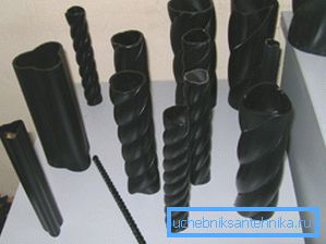 Questi materiali possono avere diverse forme e strutture. Questi materiali possono avere diverse forme e strutture.