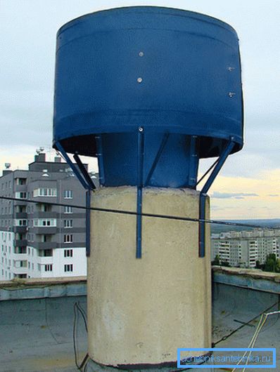 Il deflettore non solo protegge, ma migliora anche la ventilazione. Il deflettore non solo protegge, ma migliora anche la ventilazione.