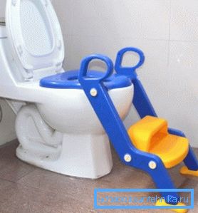 Sedile per bambini con scala Sedile per bambini con scala
