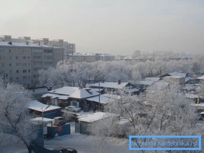 Per la regione dell'Amur è caratterizzata da inverni piuttosto rigidi. Per la regione dell'Amur è caratterizzata da inverni piuttosto rigidi.