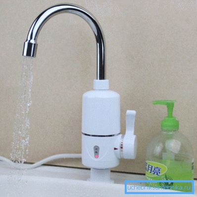 Per la cucina country o il lavabo, questi modelli si adattano perfettamente Per la cucina country o il lavabo, questi modelli si adattano perfettamente