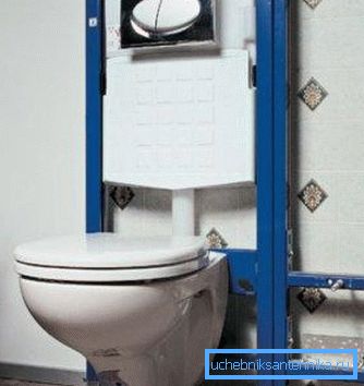 Per l'installazione di una cisterna nascosta, viene utilizzata una speciale struttura in acciaio. Per l'installazione di una cisterna nascosta, viene utilizzata una speciale struttura in acciaio.