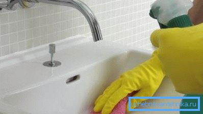 Per applicare la soluzione, è possibile utilizzare uno spray convenzionale. Per applicare la soluzione, è possibile utilizzare uno spray convenzionale.