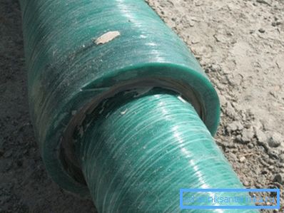 Per l'installazione sotterranea sono stati utilizzati tubi con pareti spesse di elevata rigidità. Per l'installazione sotterranea sono stati utilizzati tubi con pareti spesse di elevata rigidità.