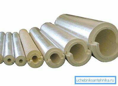 Per l'isolamento, è possibile utilizzare un riscaldatore speciale, realizzato in una forma cilindrica. Per l'isolamento, è possibile utilizzare un riscaldatore speciale, realizzato in una forma cilindrica.