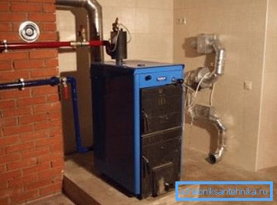 Per una casa di campagna, legna da ardere o carbone è una grande opzione di carburante! Per una casa di campagna, legna da ardere o carbone è una grande opzione di carburante!