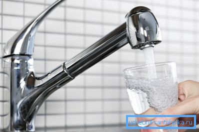 Deve essere fornita una quantità sufficiente di H2O per creare condizioni di vita confortevoli. Deve essere fornita una quantità sufficiente di H2O per creare condizioni di vita confortevoli.