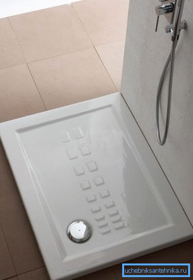 Piatto doccia da 120 a 70 all'interno del bagno.