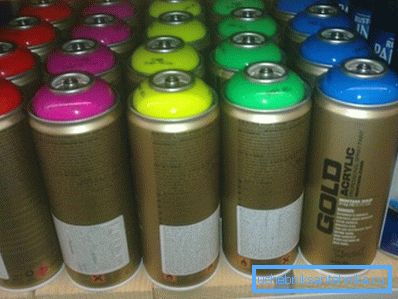 Un'altra opzione efficace è l'uso di bombolette spray per graffiti.