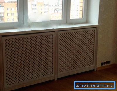 Un altro punto che verrà affrontato dopo l'installazione dell'apparecchiatura del sistema di riscaldamento - finiture decorative per nascondere i radiatori e le tubature poco attraenti Un altro punto che verrà affrontato dopo l'installazione dell'apparecchiatura del sistema di riscaldamento - finiture decorative per nascondere i radiatori e le tubature poco attraenti