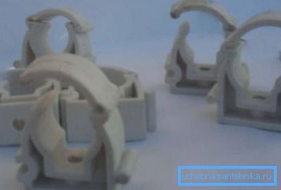 Un altro tipo di prodotti simili che hanno una sorta di protezione contro il rilascio accidentale di materiale Un altro tipo di prodotti simili che hanno una sorta di protezione contro il rilascio accidentale di materiale