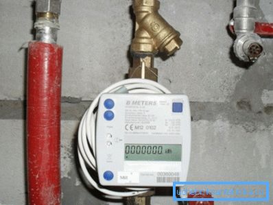 Se la casa viene solo messa in servizio, è meglio prendersi cura in anticipo del dispositivo di misurazione del calore, questo farà risparmiare la riparazione.