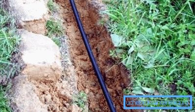 Se la profondità della trincea sotto l'impianto idraulico è piccola, è improbabile che possa essere utilizzata in inverno senza apparecchiature di riscaldamento speciali