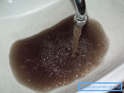 Se il rubinetto è tale acqua, significa che le microalghe si moltiplicano in essa. Se il rubinetto è tale acqua, significa che le microalghe si moltiplicano in essa.