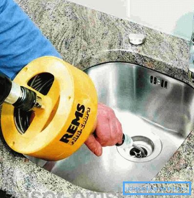 Se il tappo non si trova nel ginocchio del sifone o nel tubo corrugato, tali rimedi potrebbero non funzionare, il che significa che è necessario contattare un esperto o utilizzare uno strumento più professionale. Se il tappo non si trova nel ginocchio del sifone o nel tubo corrugato, tali rimedi potrebbero non funzionare, il che significa che è necessario contattare un esperto o utilizzare uno strumento più professionale.