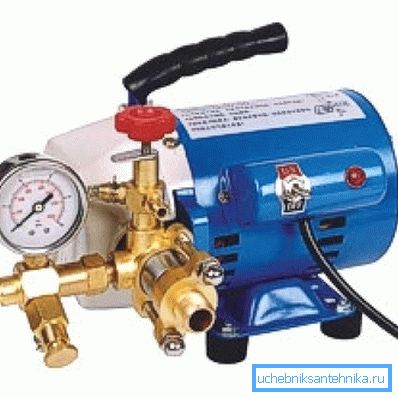 Foto compressore per aggraffatura con elettrico. Foto compressore per aggraffatura con elettrico.