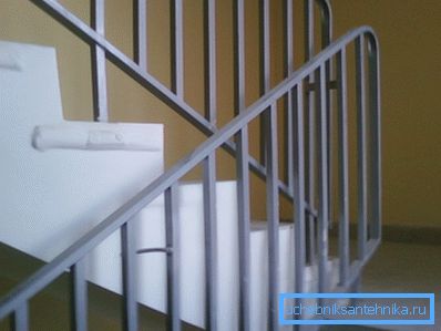 Foto della recinzione della scala, saldata Foto della recinzione della scala, saldata