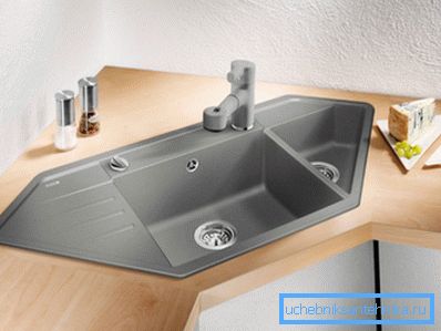 Foto del lavabo d'angolo Foto del lavabo d'angolo