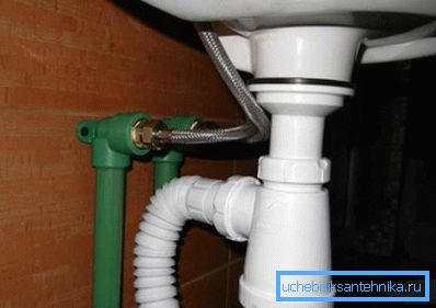 Foto dell'intero design del lavandino sotto il lavandino Foto dell'intero design del lavandino sotto il lavandino