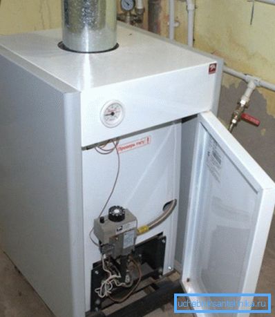 Caldaie di riscaldamento a gas non volatili a basamento con accensione piezoelettrica Caldaie di riscaldamento a gas non volatili a basamento con accensione piezoelettrica