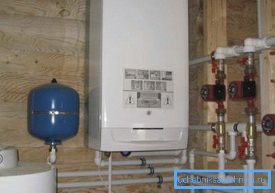 Caldaia a gas installata nel paese Caldaia a gas installata nel paese