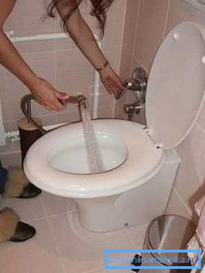 La doccia igienica può essere utilizzata per vari scopi domestici. La doccia igienica può essere utilizzata per vari scopi domestici.