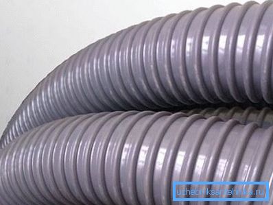 Ondulazione del PVC - una grande opzione per organizzare la ventilazione dei cottage Ondulazione del PVC - una grande opzione per organizzare la ventilazione dei cottage