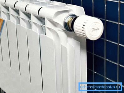 Disposizione del termostato orizzontale Disposizione del termostato orizzontale