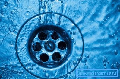L'acqua calda combatte efficacemente i depositi di grasso