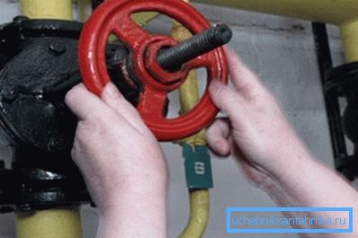 L'acqua calda al momento del test è disattivata. L'acqua calda al momento del test è disattivata.