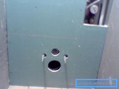 L'installazione deve essere chiusa dal muro a secco, lasciando i buchi tecnologici. L'installazione deve essere chiusa dal muro a secco, lasciando i buchi tecnologici.