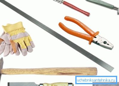 Strumenti per lavorare con lo stagno Strumenti per lavorare con lo stagno