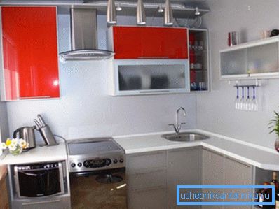 L'uso di tali elementi idraulici libererà in modo significativo lo spazio in cucina e allo stesso tempo renderà più visivamente L'uso di tali elementi idraulici libererà in modo significativo lo spazio in cucina e allo stesso tempo renderà più visivamente