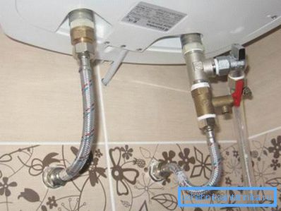 L'uso dei tubi è altamente indesiderabile. Sull'acqua calda, servono poco tempo. L'uso dei tubi è altamente indesiderabile. Sull'acqua calda, servono poco tempo.