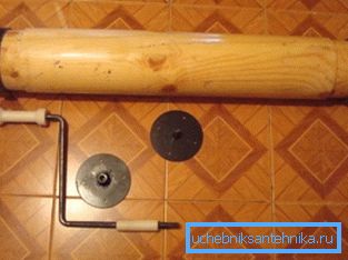 Non solo gli inserti sono fatti da caprolon, ma anche una maniglia per un cancello del pozzo Non solo gli inserti sono fatti da caprolon, ma anche una maniglia per un cancello del pozzo