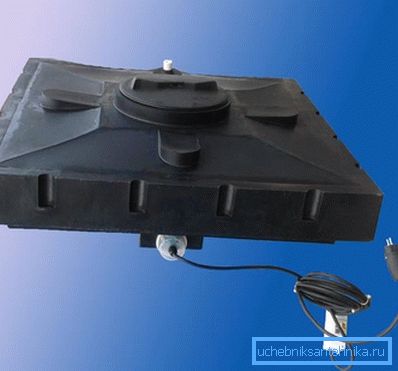 Prodotto in plastica con PETN incorporato Prodotto in plastica con PETN incorporato