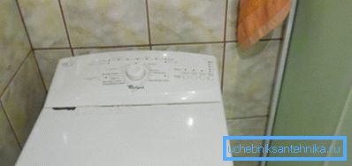 Cabina e macchina automatica verticale nella stessa fila Cabina e macchina automatica verticale nella stessa fila