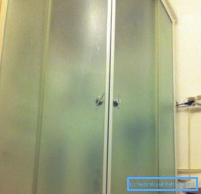 Cabina con vetro smerigliato Cabina con vetro smerigliato