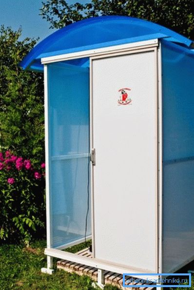 Cabina con spogliatoio. Cabina con spogliatoio.