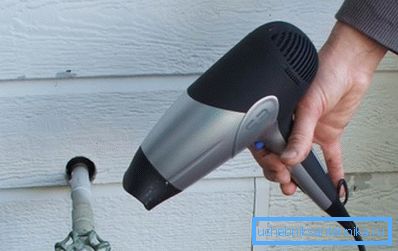 Come scongelare l'acqua nei tubi con un essiccatoio per l'edilizia Come scongelare l'acqua nei tubi con un essiccatoio per l'edilizia
